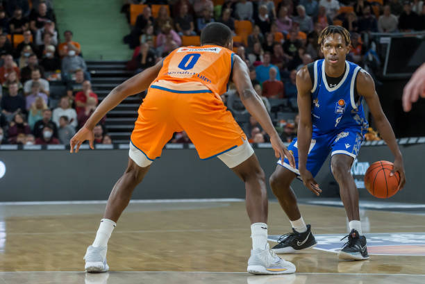 也迫使教练 也迫使教练