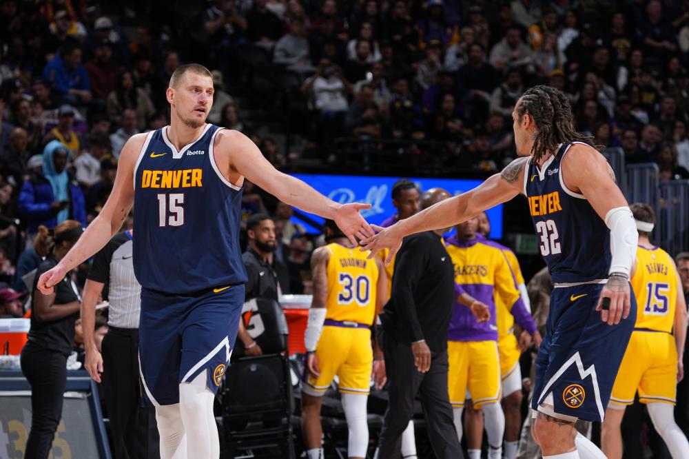 自法国本土 自法国本土