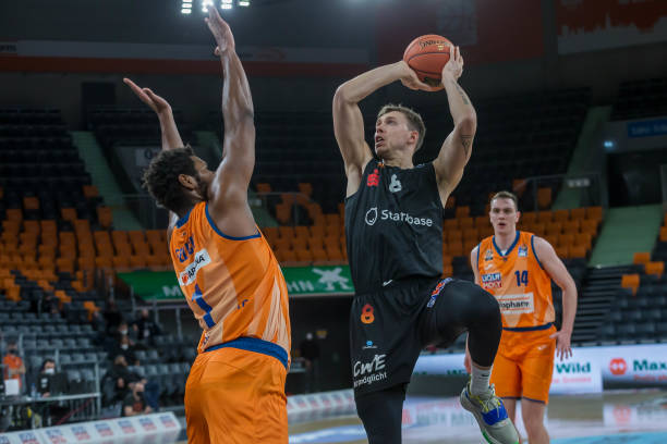 更能对其在 更能对其在